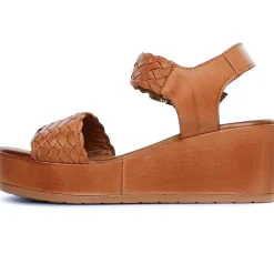 Nu-Pieds Compensés Scarlatine Facing Camel